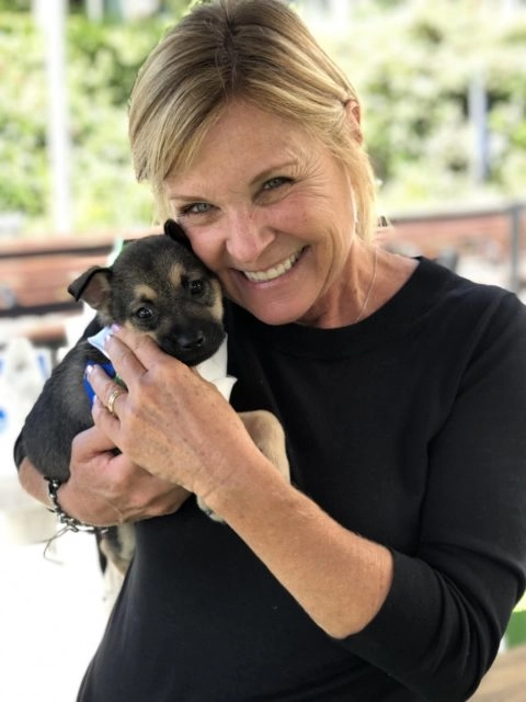 Jeniffer-Min-480X640 Corporate puppy therapy experiences with puppy love™.